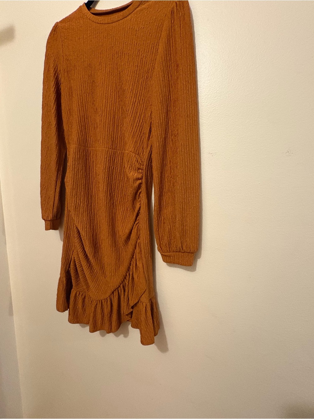 Woman Long Sleeve Ruffle Hem Dress - Rust Orange
Stretch material
Size :M